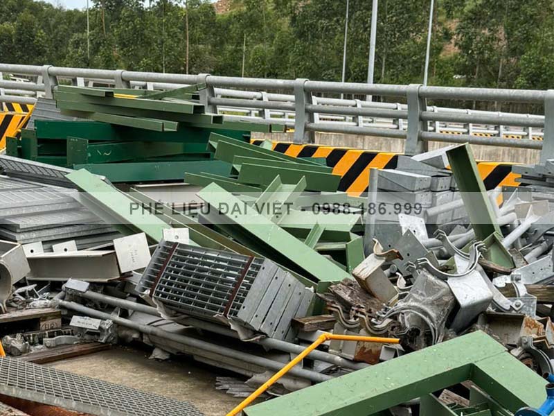 Giá phế liệu tại nhà máy và phế liệu hộ gia đình có khác nhau không?